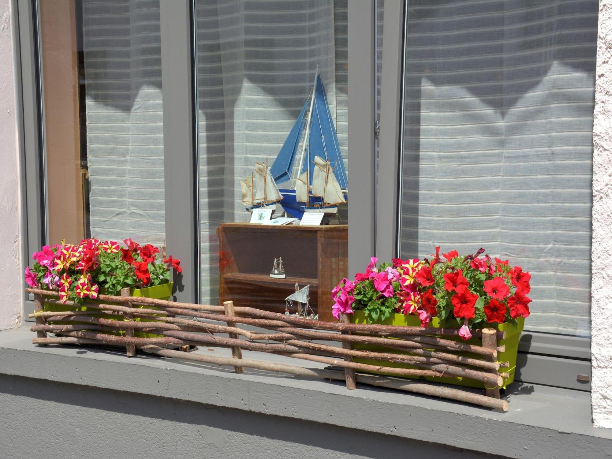 Holiday Home With Bubble Bath Florenville Exterior photo
